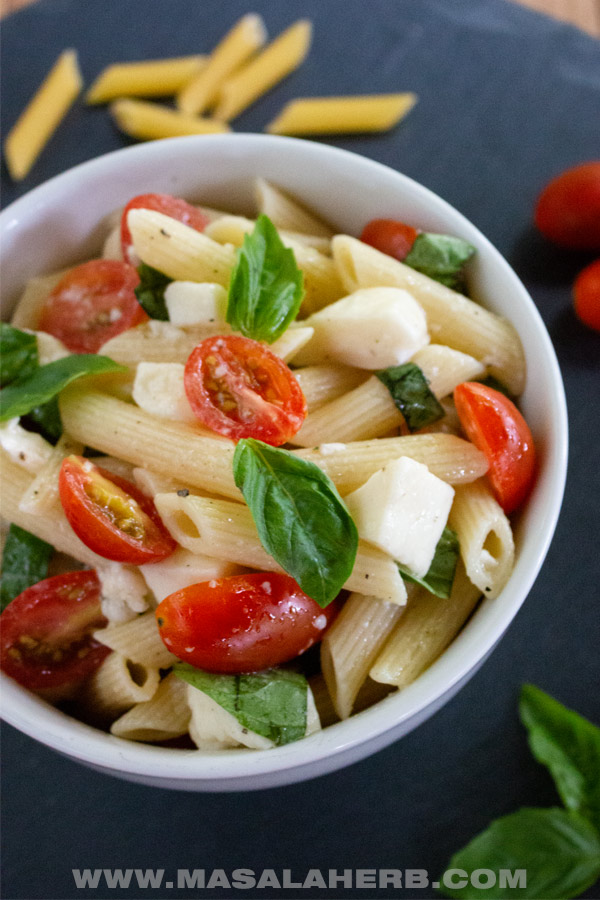 Easy caprese pasta Salad for cmaping